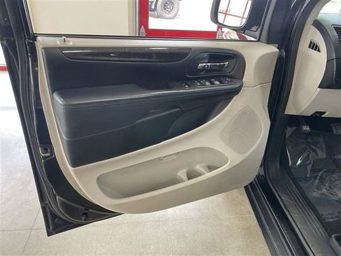 Used 2017 Dodge Grand Caravan SE w/ Power Window Group image 10