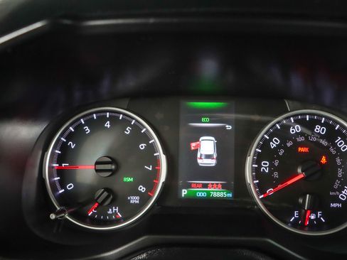 Used 2022 Toyota RAV4 XLE image 15