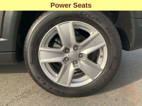 Used 2022 Jeep Compass Latitude w/ Convenience Group image 9