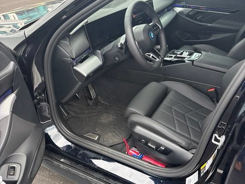 Used 2026 BMW i5 eDrive40 w/ M Sport Package AWD/4WD image 4