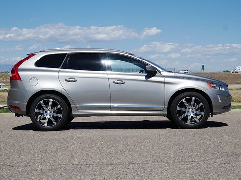 Used 2015 Volvo XC60 T5 w/ Climate Package AWD/4WD image 6