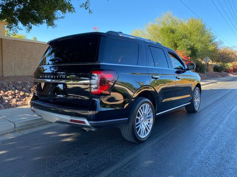 Used 2024 Ford Expedition Limited image 3