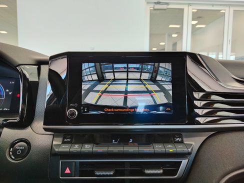 Used 2025 Toyota Camry LE FWD image 21