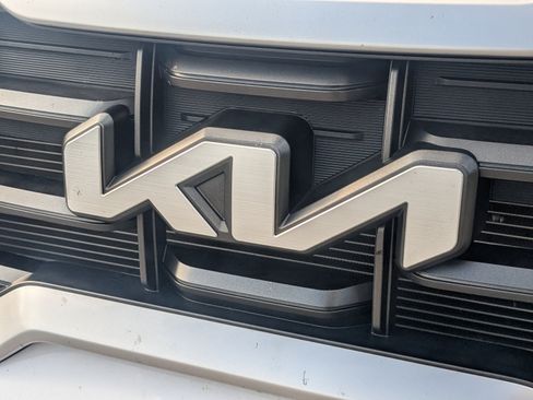Used 2024 Kia Telluride S w/ S Sunroof Package FWD image 35