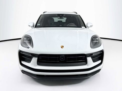 Certified 2026 Porsche Macan AWD/4WD image 6