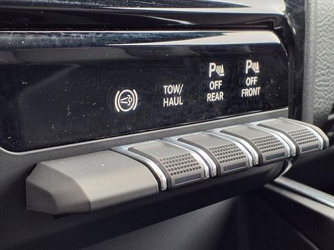 Used 2024 RAM 2500 Laramie w/ Sport Appearance Package image 22