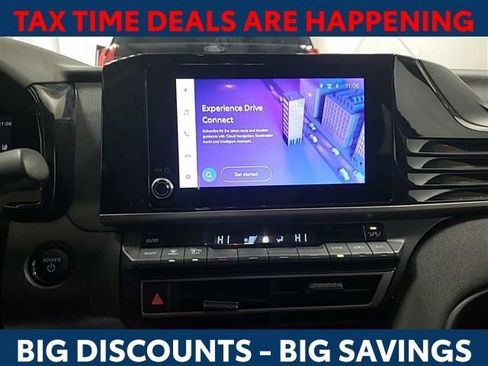 Used 2025 Toyota Camry LE image 9