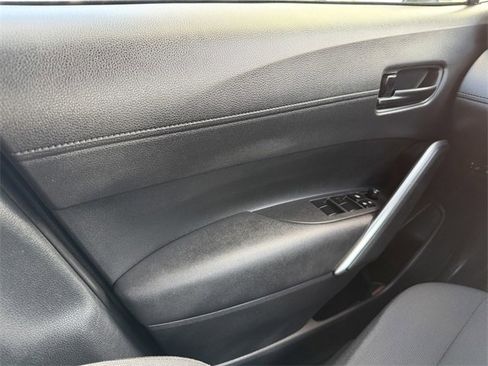 Used 2023 Toyota Corolla Cross LE image 31