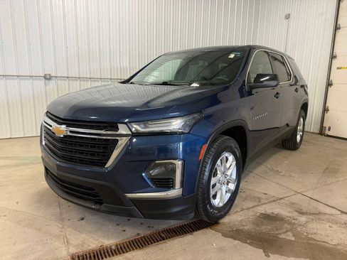 Used 2022 Chevrolet Traverse LS FWD image 1