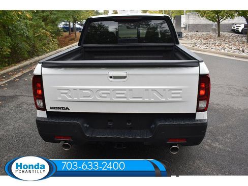 New 2026 Honda Ridgeline Black Edition image 9