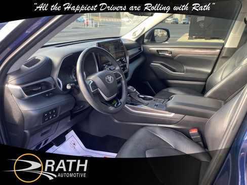 Used 2022 Toyota Highlander Limited image 12