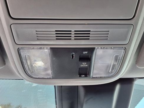 Used 2019 Honda Odyssey EX image 24