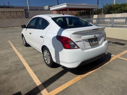 Used 2019 Nissan Versa SV image 4