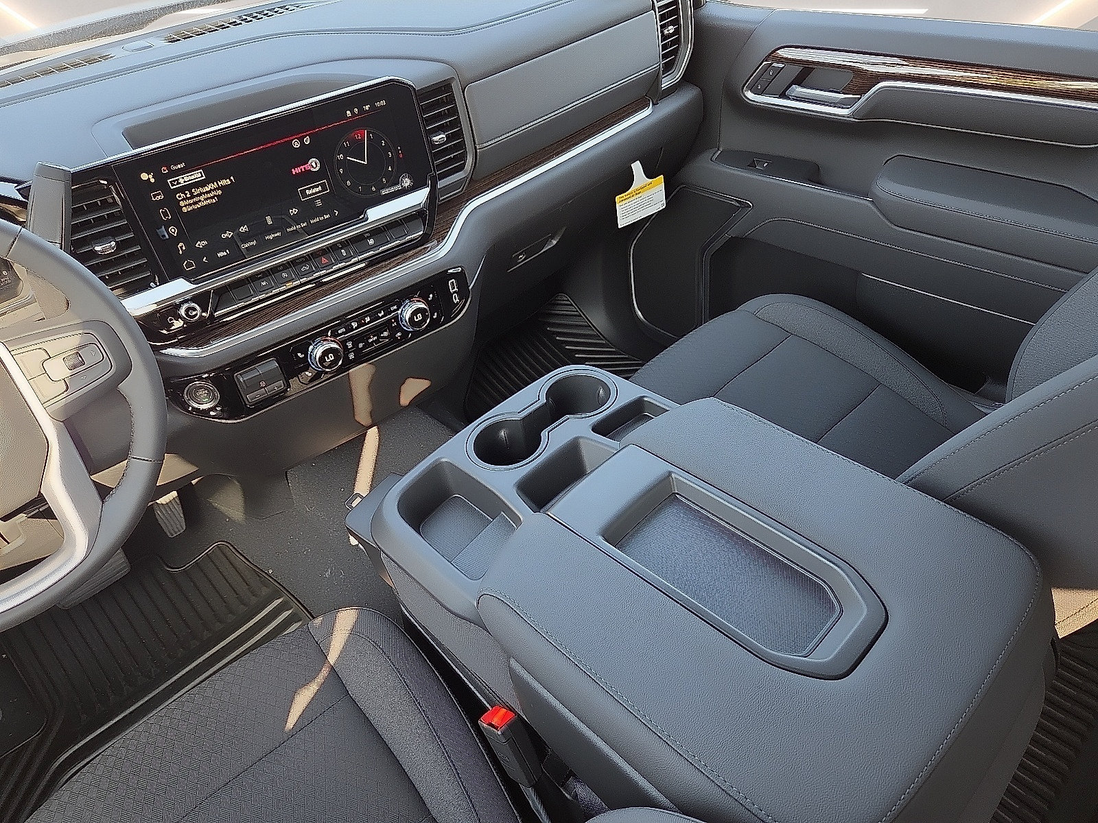 New 2026 GMC Sierra 1500 SLE w/ Preferred Package AWD/4WD image 12