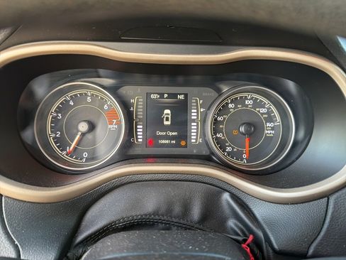 Used 2018 Jeep Cherokee Latitude image 7