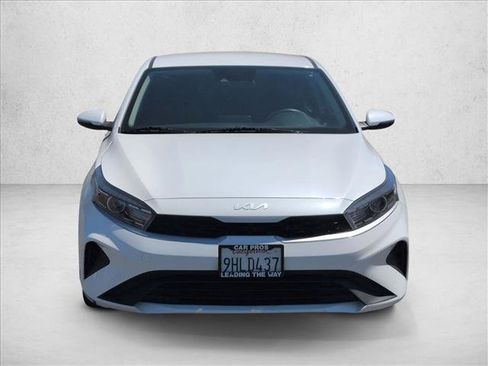 Used 2023 Kia Forte LXS w/ LXS Technology Package FWD image 2