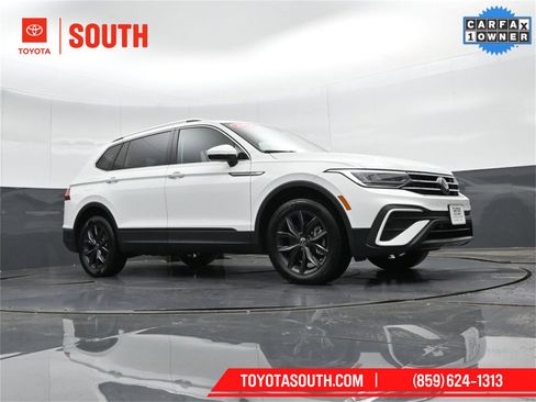 Used 2024 Volkswagen Tiguan SE image 41