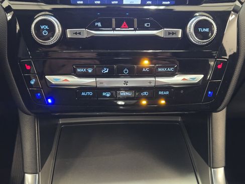 Certified 2023 Ford Explorer Limited w/ Limited Technology Package RWD image 19