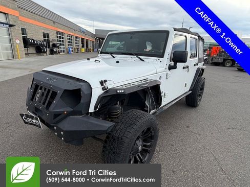 Used 2016 Jeep Wrangler Unlimited Sport w/ Max Tow Package image 12