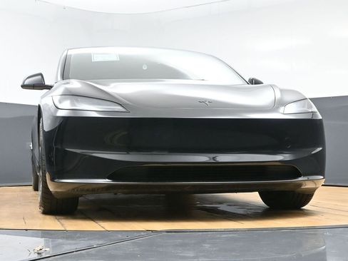 Used 2024 Tesla Model 3 Standard Range image 55