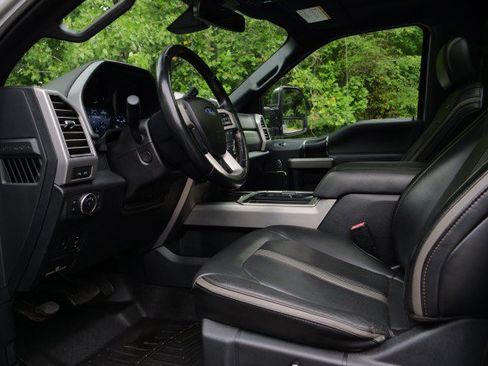 Used 2019 Ford F250 Platinum w/ Platinum Ultimate Package AWD/4WD image 22