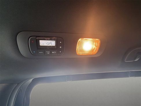 Used 2025 Honda Odyssey Sport-L image 40