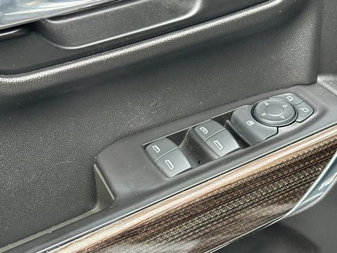 Used 2020 Chevrolet Silverado 1500 RST AWD/4WD image 12
