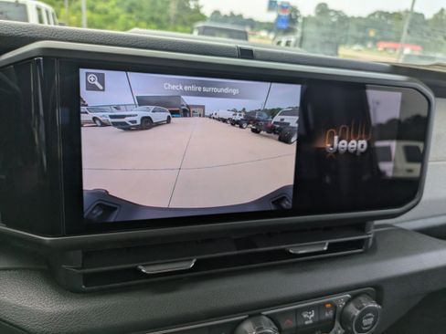 New 2025 Jeep Gladiator Sport image 18