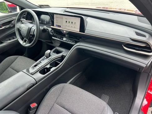 Used 2023 Toyota Crown AWD/4WD image 29