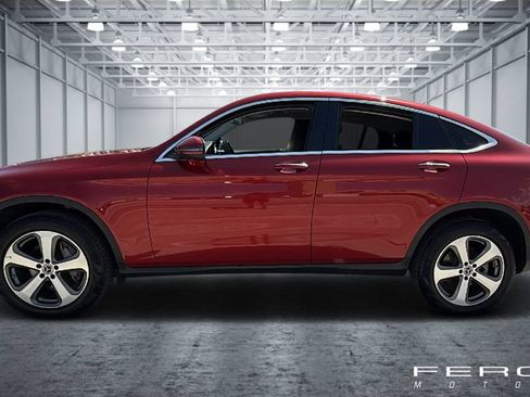 Used 2017 Mercedes-Benz GLC 300 4MATIC Coupe image 2