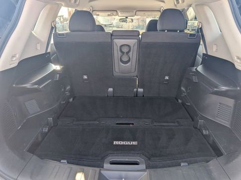 Used 2016 Nissan Rogue S image 18