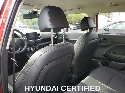 Certified 2025 Hyundai Venue Limited FWD image 25