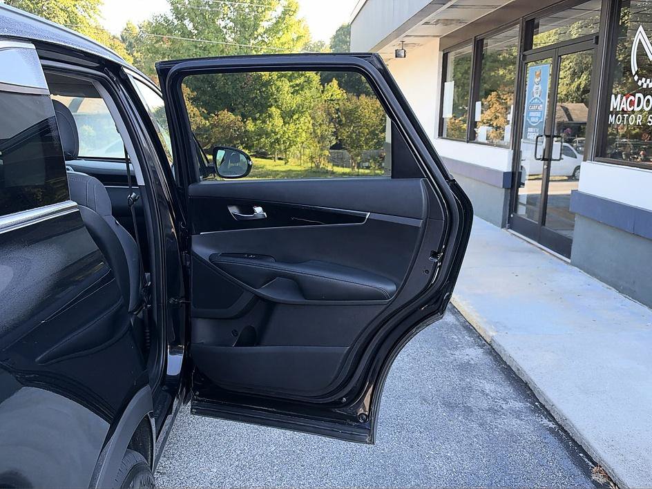 Used 2017 Kia Sorento AWD image 26