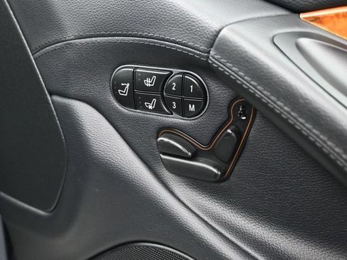 Used 2009 Mercedes-Benz SL 550 w/ Premium I Pkg image 12