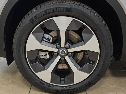 New 2026 Volvo XC40 B5 Plus w/ Protection Package Premier AWD/4WD image 43