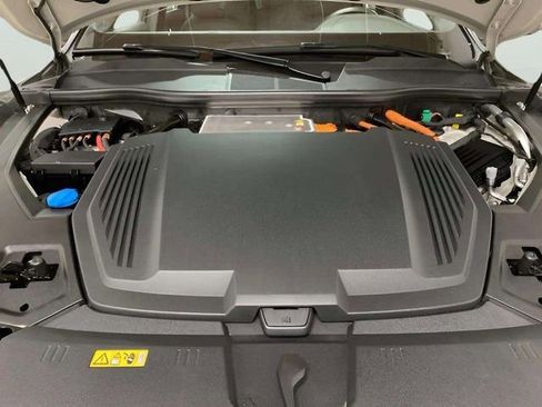 Used 2022 Audi e-tron Premium Plus w/ Premium Plus Package image 10