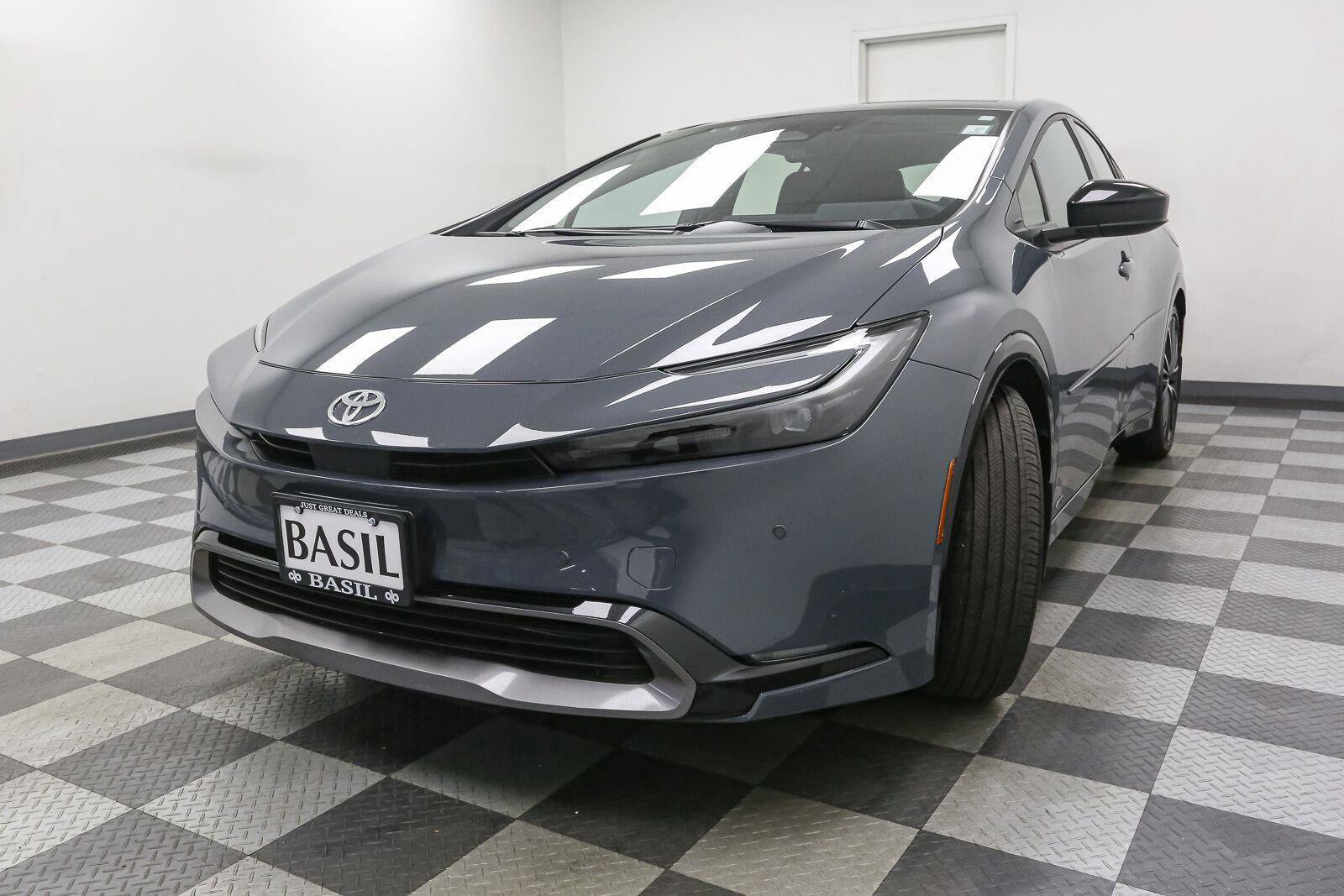 Used 2023 Toyota Prius Limited AWD/4WD image 4