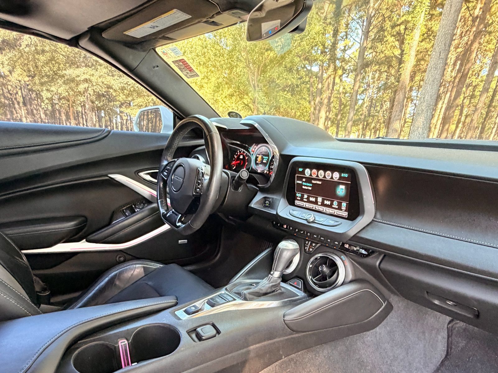 Used 2018 Chevrolet Camaro LT RWD image 14