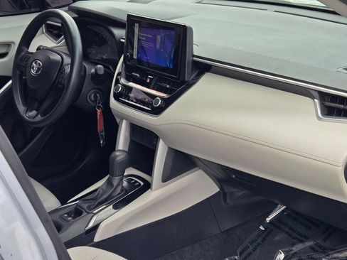 Used 2024 Toyota Corolla Cross L image 7