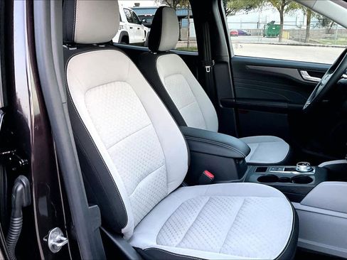 Certified 2023 Ford Escape Active w/ Tech Pack #2 image 9