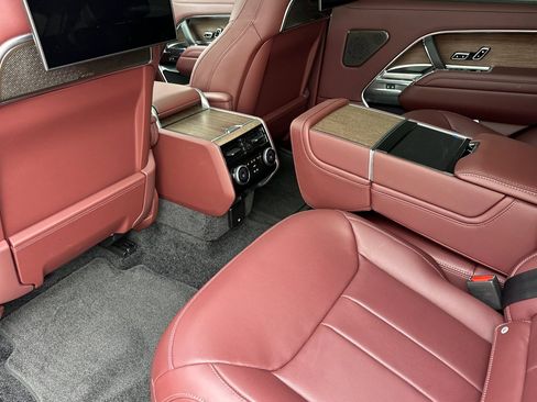 Used 2025 Land Rover Range Rover Long Wheelbase Autobiography image 26