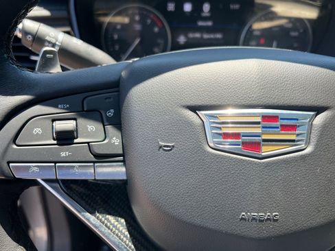 Used 2023 Cadillac XT6 Sport w/ Technology Package AWD/4WD image 33