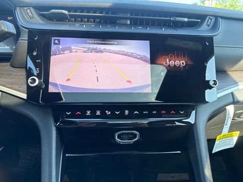 New 2026 Jeep Grand Cherokee Limited w/ Limited Altitude Package AWD/4WD image 13