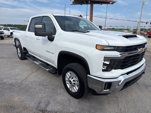 Used 2025 Chevrolet Silverado 2500 LT w/ Convenience Package AWD/4WD image 6