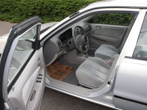 Used 1999 Toyota Corolla CE FWD image 5