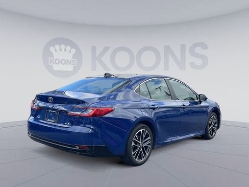 Used 2025 Toyota Camry XLE image 5