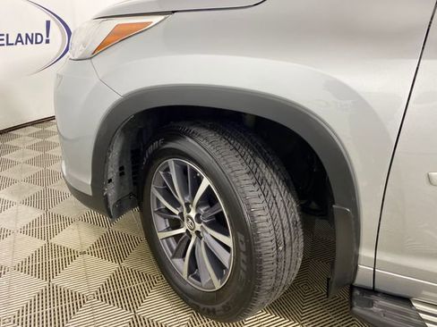 Used 2018 Toyota Highlander XLE image 26
