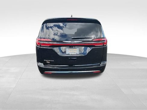 New 2026 Chrysler Pacifica Select FWD image 10