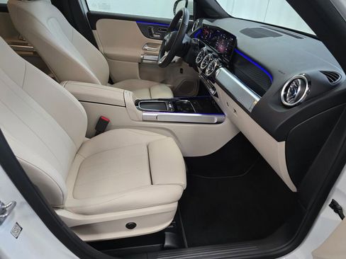 Certified 2025 Mercedes-Benz GLB 250 4MATIC image 22