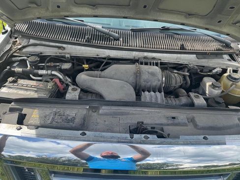 Used 2012 Ford E-350 and Econoline 350 Super Duty image 12